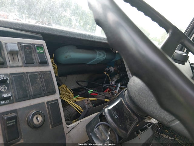 Продаж на аукціоні авто 2001 Freightliner Medium Conventional Fl70, vin: 1FVABTBVX1HG77799, номер лоту: 45207084