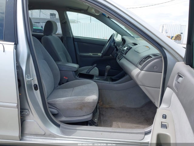 45207095 :رقم المزاد ، 4T1BE32K43U752254 vin ، 2003 Toyota Camry Le مزاد بيع