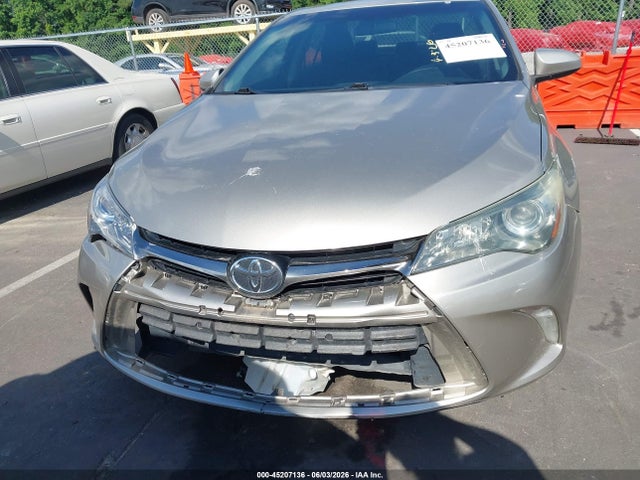 45207136 :رقم المزاد ، 4T1BF1FK9FU927887 vin ، 2015 Toyota Camry Xse مزاد بيع