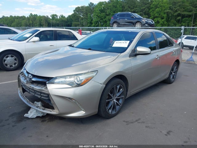 45207136 :رقم المزاد ، 4T1BF1FK9FU927887 vin ، 2015 Toyota Camry Xse مزاد بيع