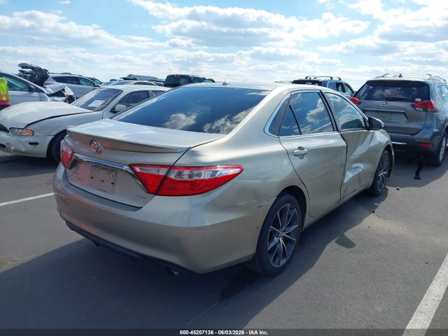 45207136 :رقم المزاد ، 4T1BF1FK9FU927887 vin ، 2015 Toyota Camry Xse مزاد بيع