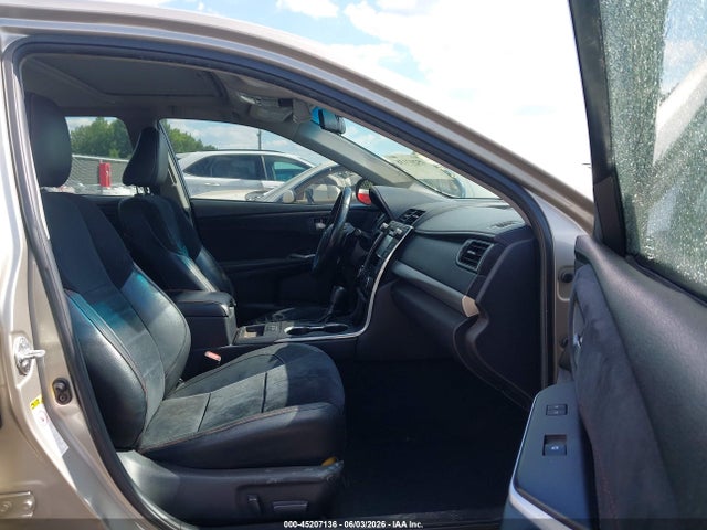 45207136 :رقم المزاد ، 4T1BF1FK9FU927887 vin ، 2015 Toyota Camry Xse مزاد بيع
