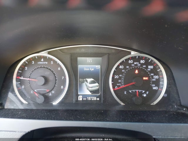 45207136 :رقم المزاد ، 4T1BF1FK9FU927887 vin ، 2015 Toyota Camry Xse مزاد بيع