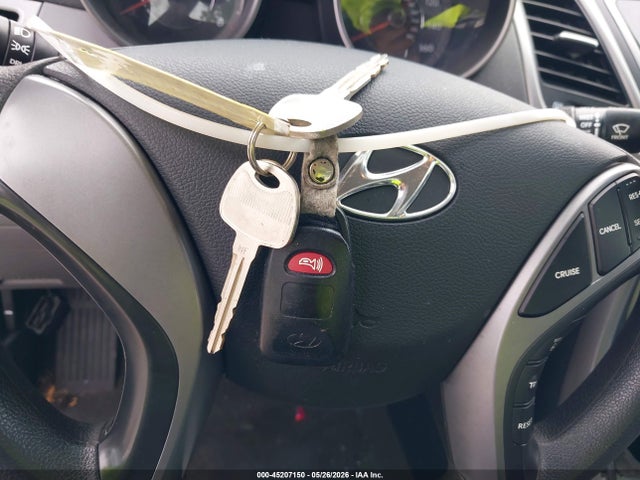 2015 Hyundai Elantra Se მანქანა იყიდება აუქციონზე, vin: 5NPDH4AE5FH633830, აუქციონის ნომერი: 45207150