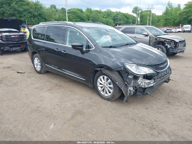 Продаж на аукціоні авто 2018 Chrysler Pacifica Touring L, vin: 2C4RC1BG3JR353595, номер лоту: 45207178