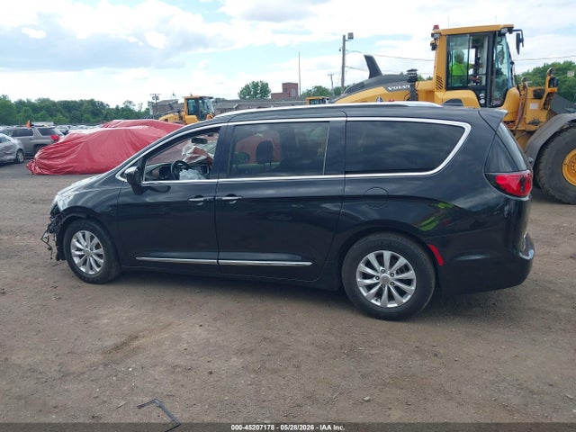 2018 Chrysler Pacifica Touring L მანქანა იყიდება აუქციონზე, vin: 2C4RC1BG3JR353595, აუქციონის ნომერი: 45207178