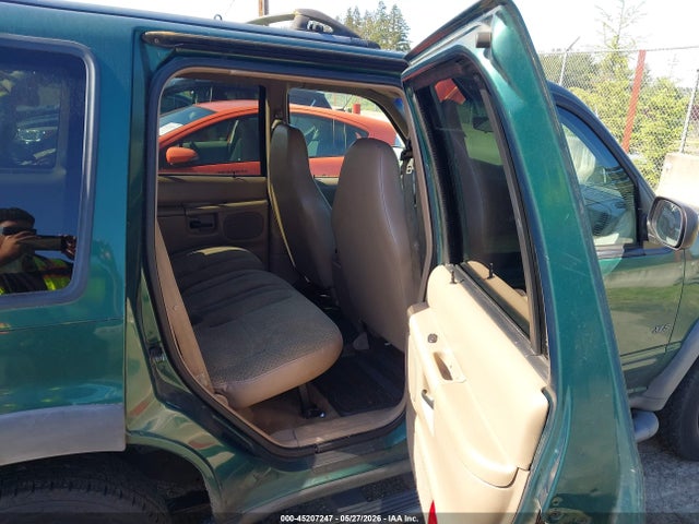 Продаж на аукціоні авто 2000 Ford Explorer Xls, vin: 1FMZU72E0YZC06824, номер лоту: 45207247