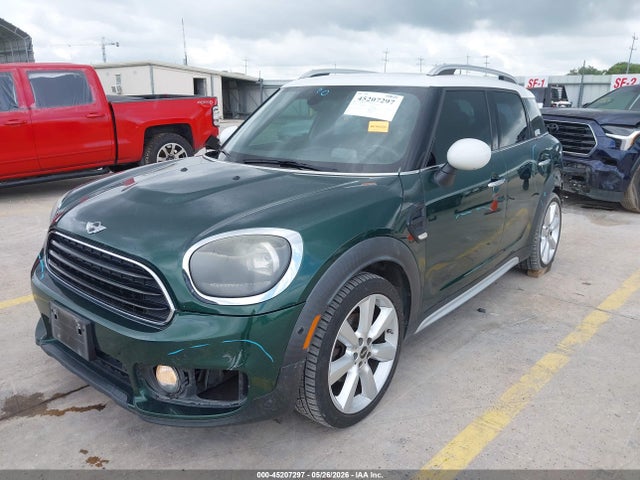 Mini Countryman Cooper 2018 WMZYS7C33J3E08636 Image 2