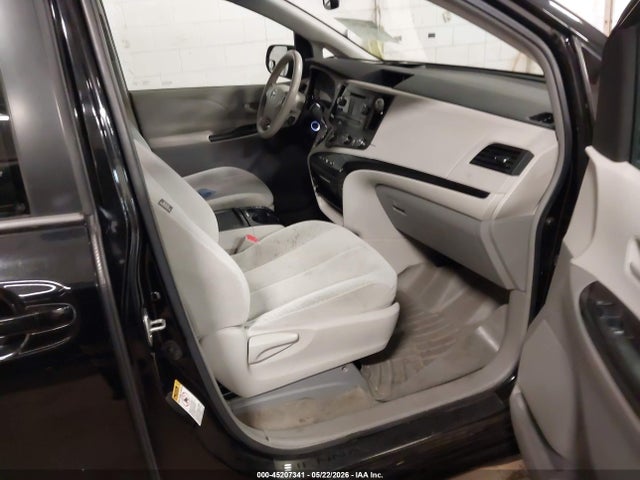 2011 Toyota Sienna Le V6 მანქანა იყიდება აუქციონზე, vin: 5TDKK3DC7BS118670, აუქციონის ნომერი: 45207341