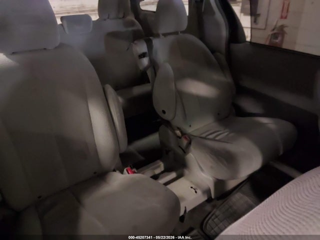 2011 Toyota Sienna Le V6 მანქანა იყიდება აუქციონზე, vin: 5TDKK3DC7BS118670, აუქციონის ნომერი: 45207341