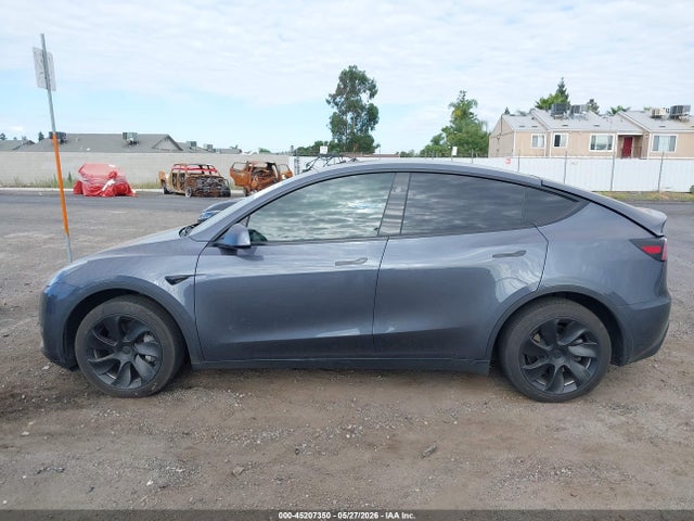 Tesla Model Y Rwd 2023 7SAYGDED5PF961144 Image 14