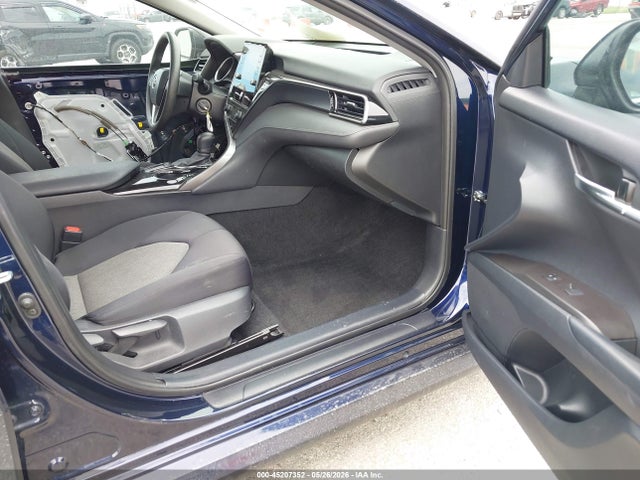2022 Toyota Camry Le მანქანა იყიდება აუქციონზე, vin: 4T1C11AK8NU626925, აუქციონის ნომერი: 45207352