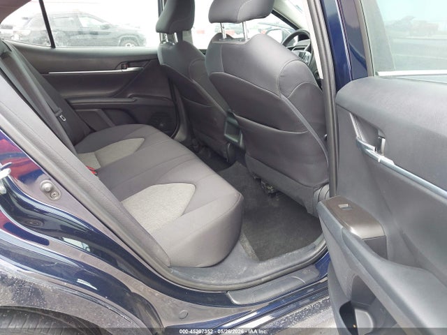 2022 Toyota Camry Le მანქანა იყიდება აუქციონზე, vin: 4T1C11AK8NU626925, აუქციონის ნომერი: 45207352