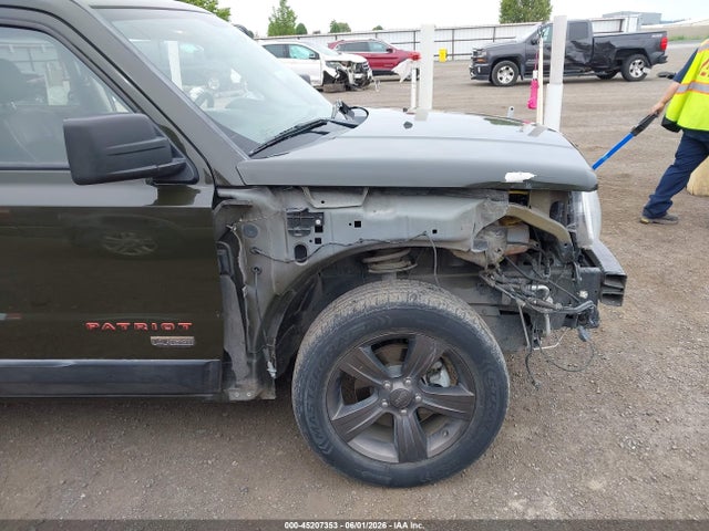 Jeep Patriot 75th Anniversary 2016 1C4NJPBB0GD800942 Image 20