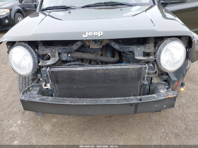 Jeep Patriot 75th Anniversary 2016 1C4NJPBB0GD800942 Image 6
