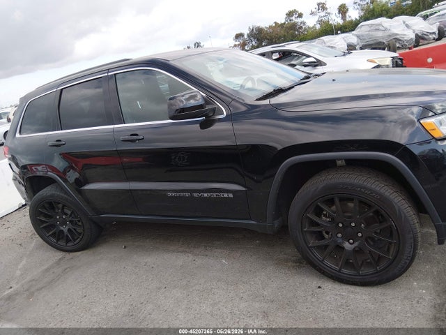 1C4RJEAG7HC756951 Jeep Grand Cherokee Laredo 4x2