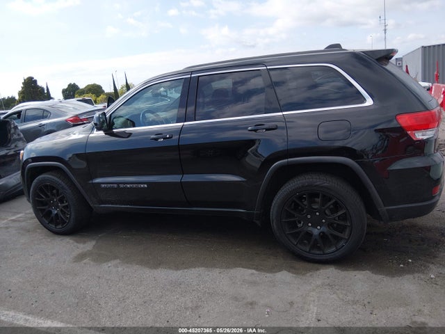 1C4RJEAG7HC756951 Jeep Grand Cherokee Laredo 4x2