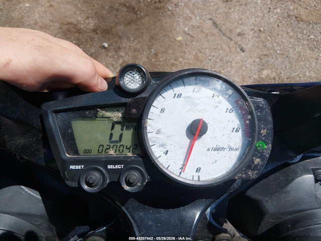 2005 Yamaha Yzfr6 L მანქანა იყიდება აუქციონზე, vin: JYARJ06E85A026897, აუქციონის ნომერი: 45207442