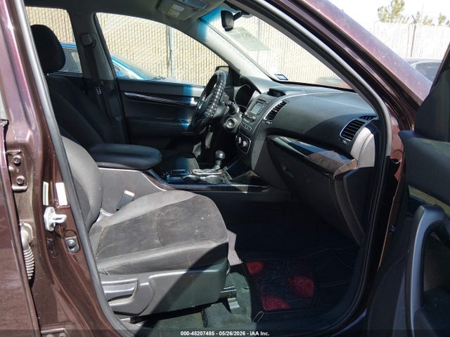 45207485 :رقم المزاد ، 5XYKT4A6XFG635448 vin ، 2015 Kia Sorento Lx مزاد بيع