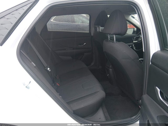 KMHLL4DGXSU044047 Hyundai ELANTRA SE
