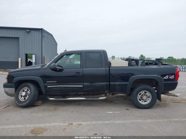 2003 Chevrolet Silverado 2500hd Lt მანქანა იყიდება აუქციონზე, vin: 1GCHK29U23E215014, აუქციონის ნომერი: 45207674