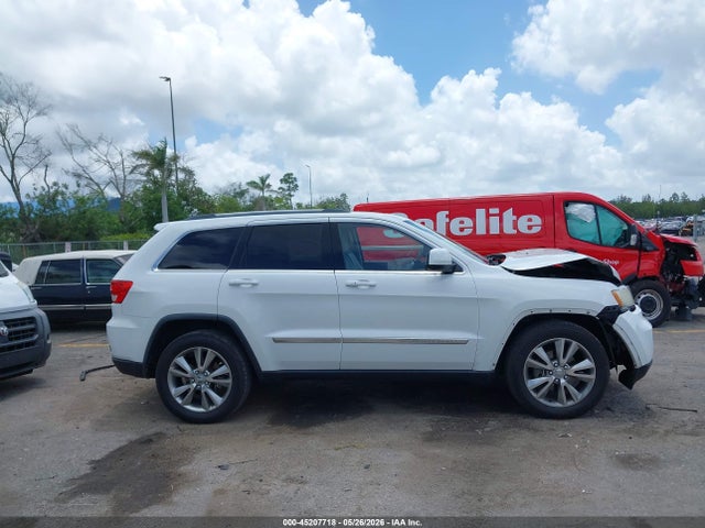 Продажа на аукционе авто 2013 Jeep Grand Cherokee Laredo, vin: 1C4RJEAGXDC520286, номер лота: 45207718