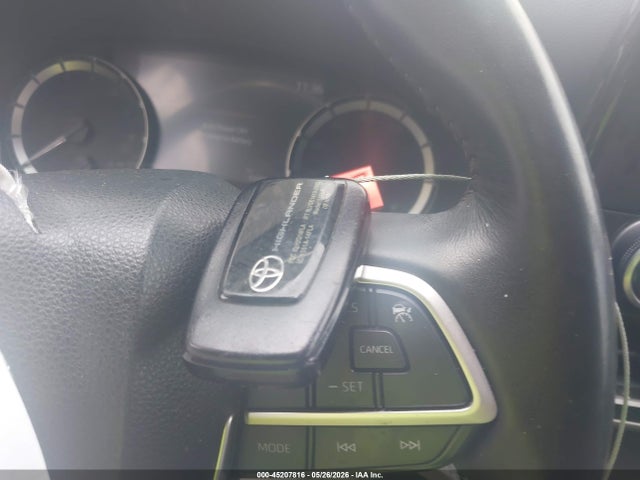 5TDKDRAH0PS524696 Toyota Highlander Le
