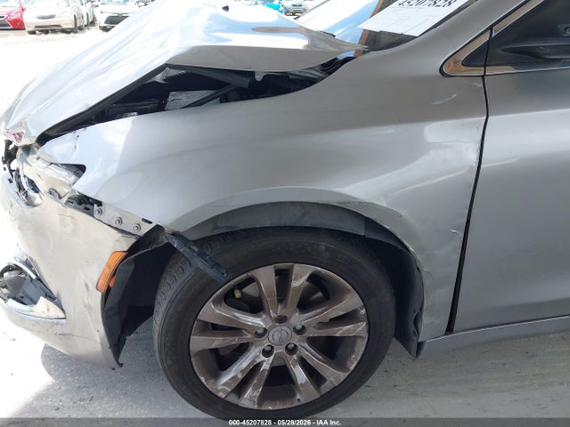 2015 Chrysler 200 Limited მანქანა იყიდება აუქციონზე, vin: 1C3CCCAB9FN677120, აუქციონის ნომერი: 45207828