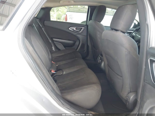 2015 Chrysler 200 Limited მანქანა იყიდება აუქციონზე, vin: 1C3CCCAB9FN677120, აუქციონის ნომერი: 45207828