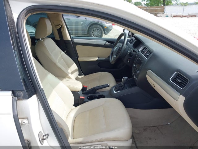 2013 Volkswagen Jetta 2.5l Se მანქანა იყიდება აუქციონზე, vin: 3VWDX7AJ4DM367142, აუქციონის ნომერი: 45207863