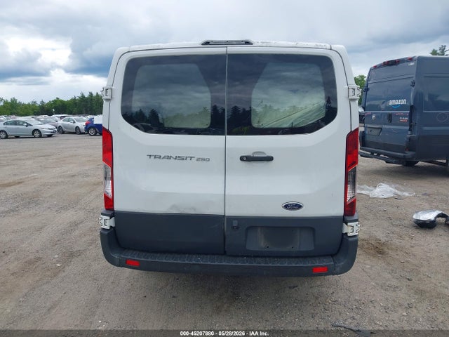 Ford Transit-250 2018 1FTYR1ZM1JKA65322 Image 17