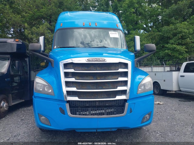 45207891 :رقم المزاد ، 3AKJHHDR4LSKU3251 vin ، 2020 Freightliner New Cascadia 126 مزاد بيع