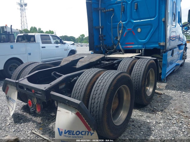 45207891 :رقم المزاد ، 3AKJHHDR4LSKU3251 vin ، 2020 Freightliner New Cascadia 126 مزاد بيع
