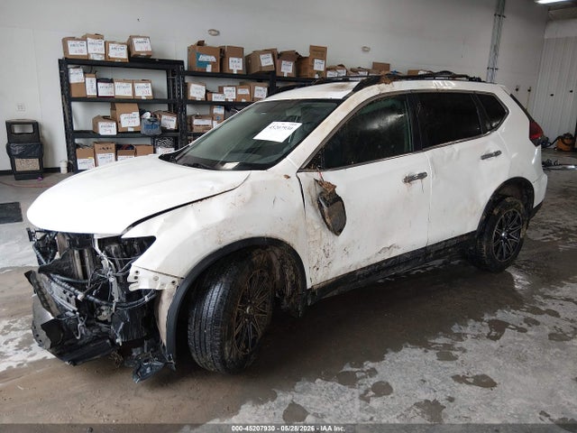 Nissan ROGUE SV 2018 5N1AT2MT6JC798351 Image 2