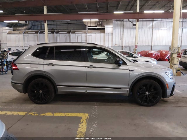 3VV2B7AX1MM137735 Volkswagen Tiguan 2.0t Se/2.0t Se R-line Black/2.0t Sel