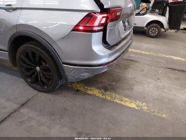 3VV2B7AX1MM137735 Volkswagen Tiguan 2.0t Se/2.0t Se R-line Black/2.0t Sel