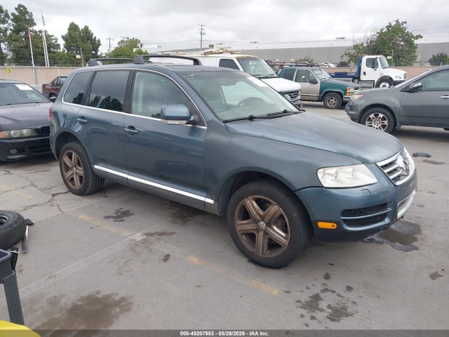 45207953 :رقم المزاد ، WVGPT77L06D057651 vin ، 2006 Volkswagen Touareg V10 Tdi مزاد بيع