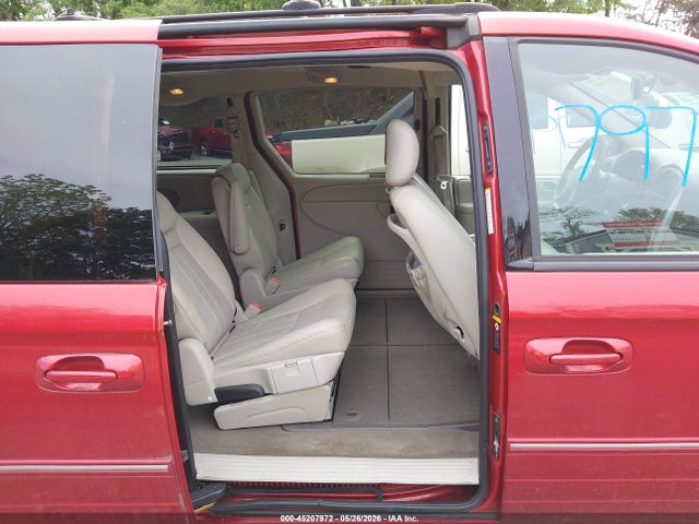 2005 Chrysler Town & Country Touring მანქანა იყიდება აუქციონზე, vin: 2C8GP54LX5R144601, აუქციონის ნომერი: 45207972