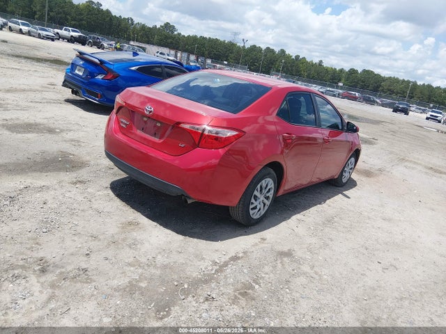 Toyota COROLLA LE 2018 5YFBURHE3JP824079 Image 4