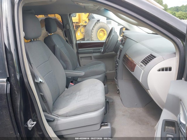 Продаж на аукціоні авто 2010 Chrysler Town & Country Touring, vin: 2A4RR5D17AR375995, номер лоту: 45208016