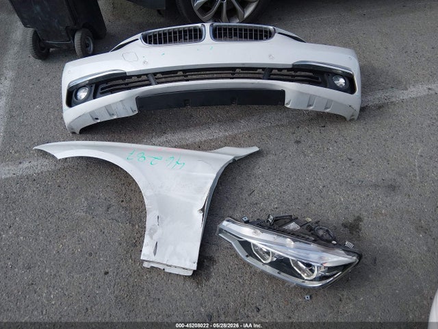 BMW 3 Series 328i 2016 WBA8E9C52GK646989 Image 11