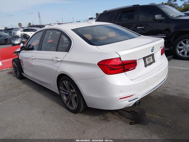 BMW 3 Series 328i 2016 WBA8E9C52GK646989 Image 3