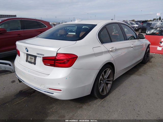 BMW 3 Series 328i 2016 WBA8E9C52GK646989 Image 4