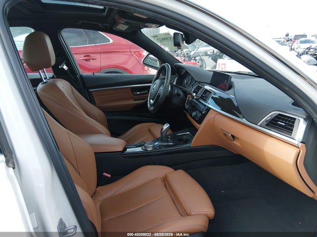 BMW 3 Series 328i 2016 WBA8E9C52GK646989 Image 5