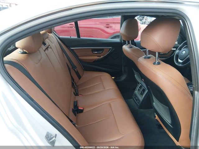 BMW 3 Series 328i 2016 WBA8E9C52GK646989 Image 8