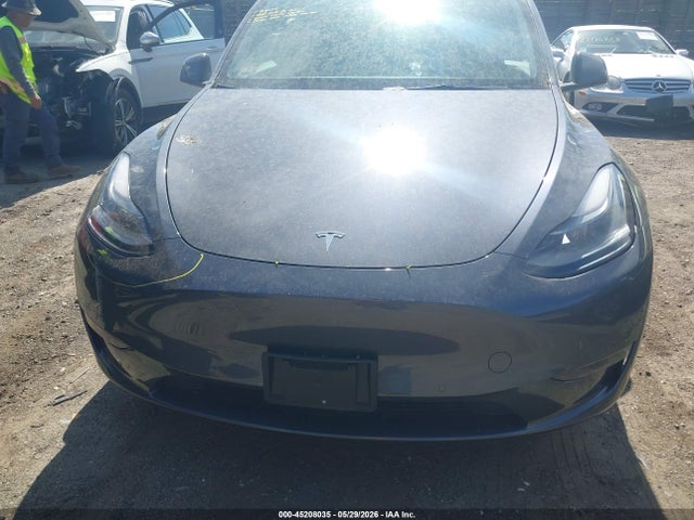 2022 Tesla Model Y Performance Dual Motor All-wheel Drive მანქანა იყიდება აუქციონზე, vin: 7SAYGDEFXNF564057, აუქციონის ნომერი: 45208035
