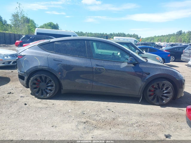 2022 Tesla Model Y Performance Dual Motor All-wheel Drive მანქანა იყიდება აუქციონზე, vin: 7SAYGDEFXNF564057, აუქციონის ნომერი: 45208035