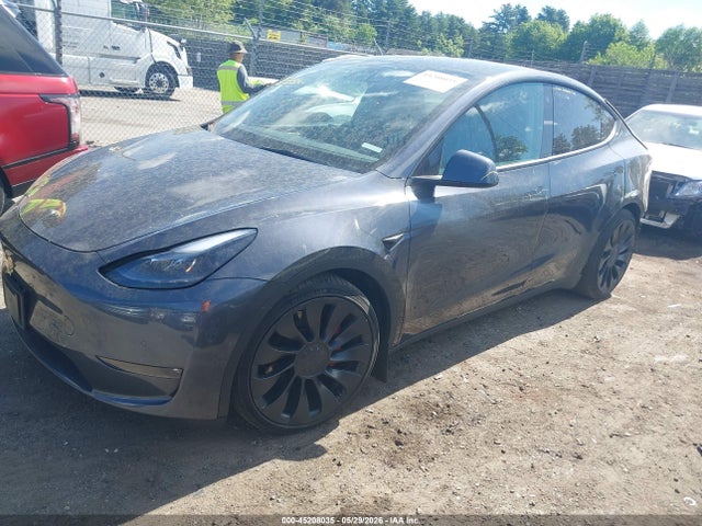2022 Tesla Model Y Performance Dual Motor All-wheel Drive მანქანა იყიდება აუქციონზე, vin: 7SAYGDEFXNF564057, აუქციონის ნომერი: 45208035