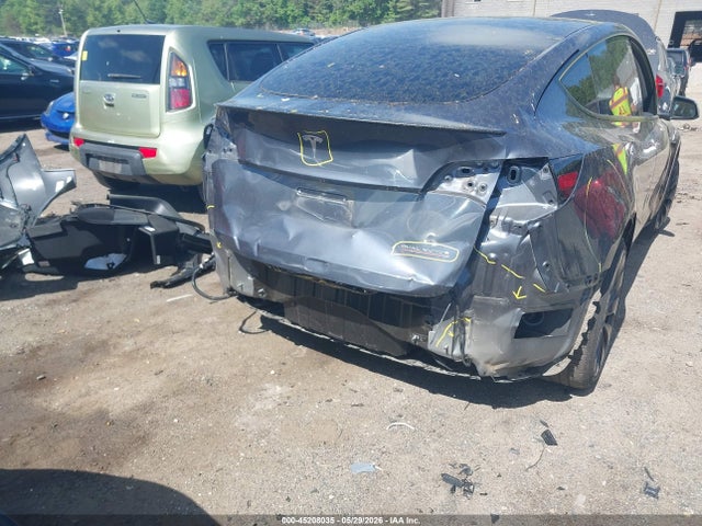 2022 Tesla Model Y Performance Dual Motor All-wheel Drive მანქანა იყიდება აუქციონზე, vin: 7SAYGDEFXNF564057, აუქციონის ნომერი: 45208035