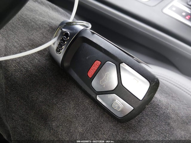 2017 Audi A4 2.0t Premium მანქანა იყიდება აუქციონზე, vin: WAUFNAF4XHN065817, აუქციონის ნომერი: 45208073
